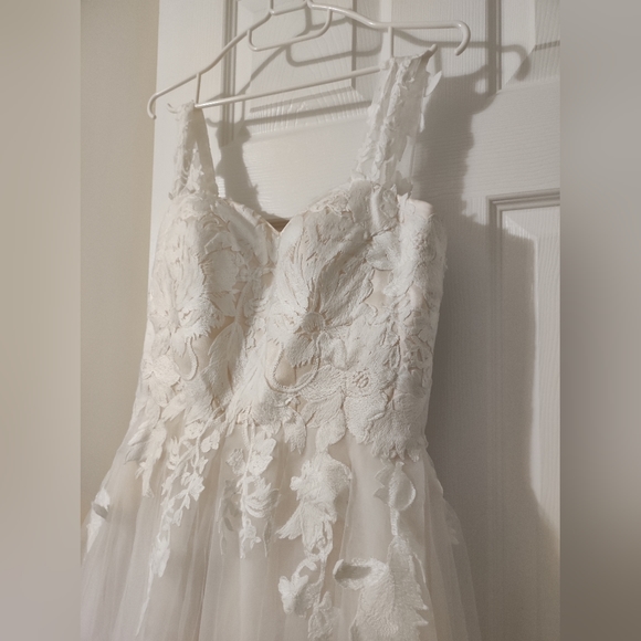 Ivory Wedding Dress - Picture 2 of 6